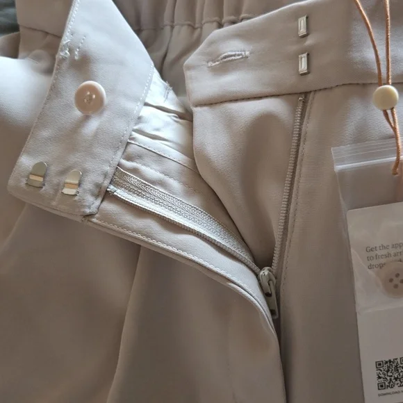 NEW Quince 28" Stretch Crepe Pleated Wide Leg Pants Short Inseam Sand Color - 6 - Picture 9 of 12